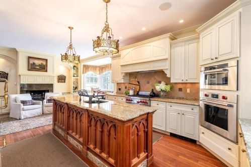 15 Mansion Dr, Topsfield MA 01983-1109 exterior