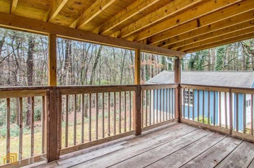 1345 Earle Ct, Conyers GA exterior