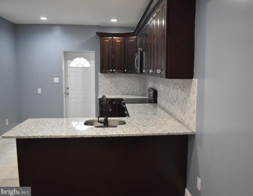 5735 6th St, Philadelphia, PA 19120-2201