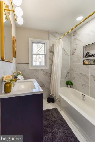 1102 Cumberland Ave, West Deptford NJ  08096-3041 exterior