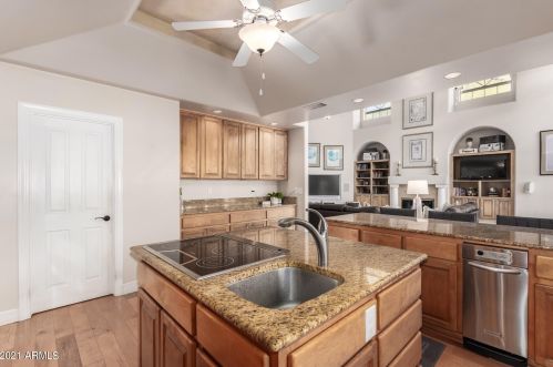 14828 15th Ave, Phoenix AZ 85015-3806 exterior