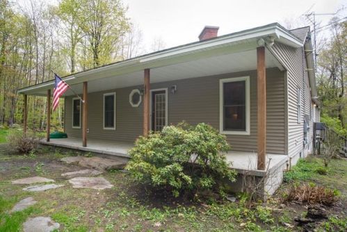 89 Pisgah Rd, Montgomery, MA 01050-9769