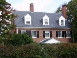 155 Temple St, Newton, MA 02465-2331