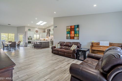 1820 Claire Dr, Phoenix AZ 85022-4105 exterior