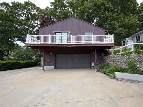 66 Bark St, Fall River, MA 02723-3402