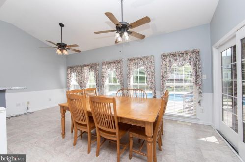 36 Hackemore St, Burlington NJ 08016-3056 exterior