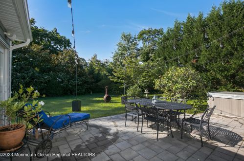 208 Winding Way, Little Silver NJ 07739-1763 exterior