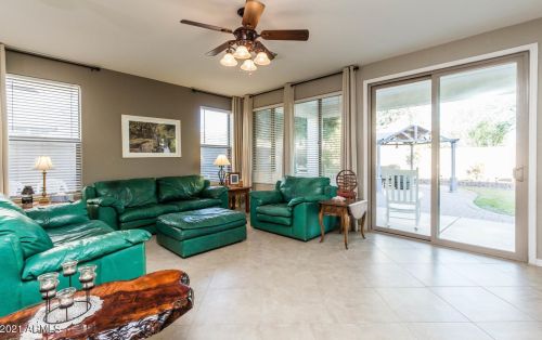 25303 51 Dr, Phoenix AZ 85031-3902 exterior