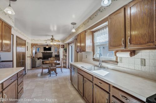 11 Red Cedar Ct, Jackson Twp NJ 08527-1351 exterior