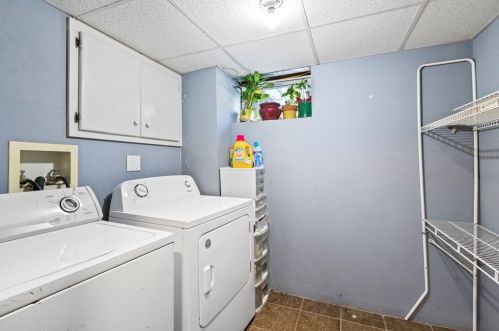 1069 Burt St, Taunton MA 02780-5166 exterior