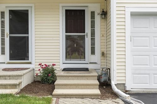 14 Meena Dr, Worcester, MA 01603-2207