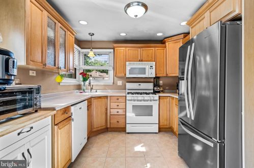 236 Mantua Blvd, West Deptford NJ 08051-1038 exterior