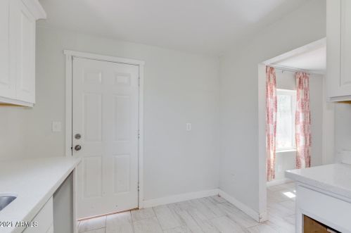 2545 Atlanta Ave, Phoenix AZ 85040-2710 exterior