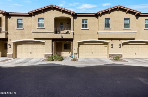 8976 8th Dr, Phoenix, AZ 85021-8319