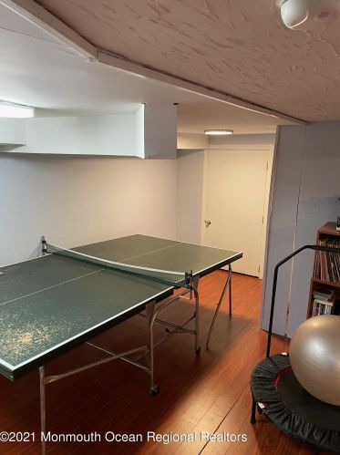 41 Salem Ln, Little Silver NJ 07739-1038 exterior