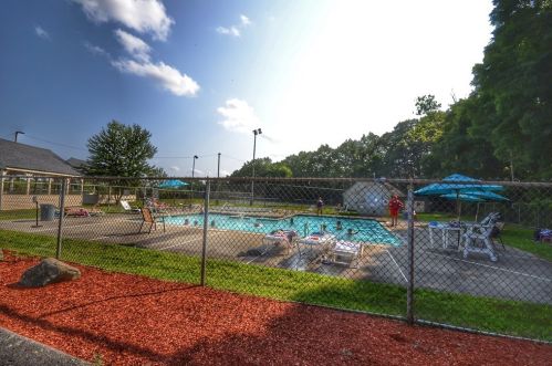 100 Merrimack Ave, Dracut MA 01826-5669 exterior