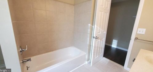 932 Dover Rd, West Deptford NJ 08093-1713 exterior