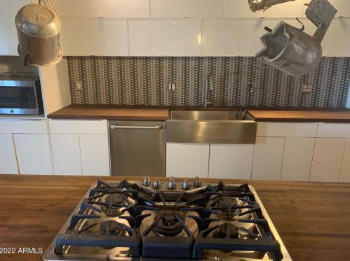 2909 Evergreen St, Phoenix, AZ 85014-5509