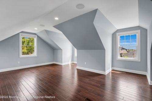 56 Rivers Edge Dr, Little Silver NJ 07739-1706 exterior