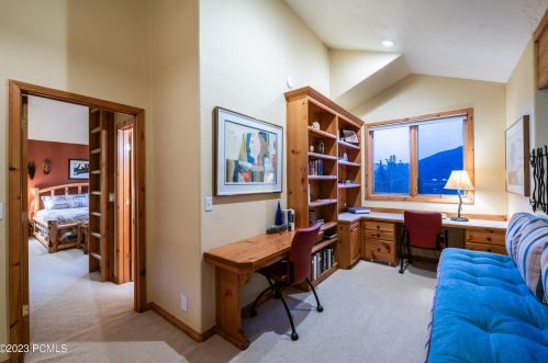 2068 Mahre Dr, Park City UT 84098-8508 exterior