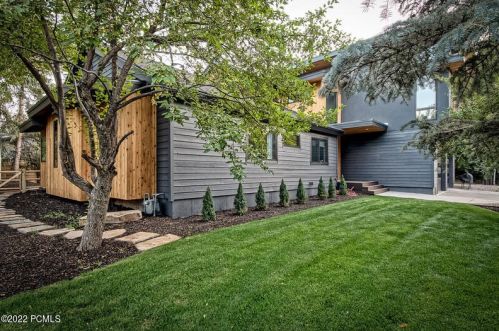 4928 Silver Spg, Park City UT 84098-6042 exterior