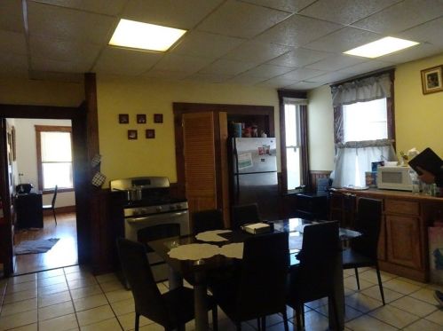 17 Upsala St, Worcester MA 01610-2027 exterior