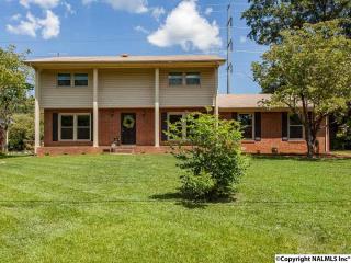 11207 Maplecrest Dr, Huntsville, AL 35803-1515