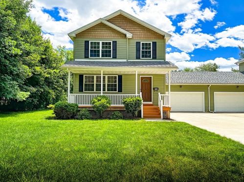 44 Berwyn St, South Hadley, MA 01075-1802