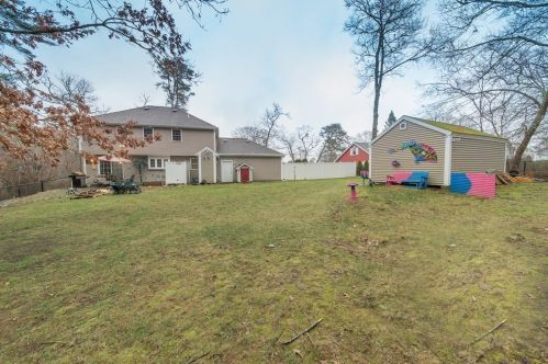 23 Swifts Bch Rd, Wareham MA 02571-1924 exterior