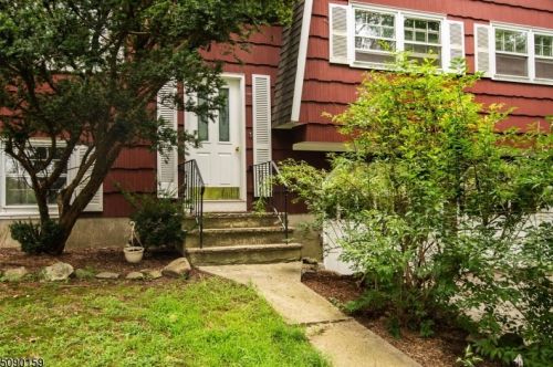 61 Kingsley Rd, Skyline Lakes, NJ 07456-2228