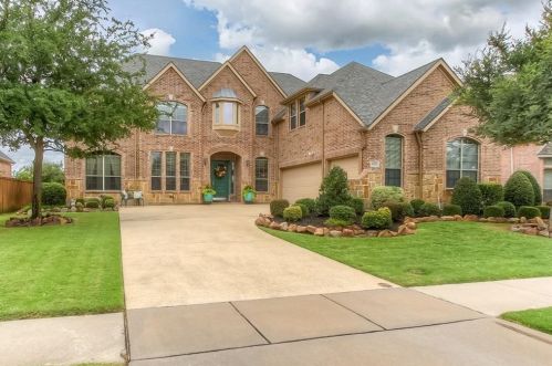 4433 Young Dr, Carrollton TX  75010-1145 exterior