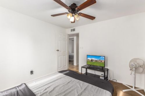 2221 61 Dr, Phoenix AZ 85033-4603 exterior