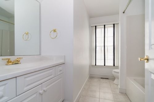 9 Preston Sq, Quincy MA 02171-3130 exterior