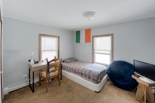 1098 Western Ave, Montgomery MA 01085-2616 exterior