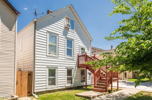 1515 Grove Ave, Forest View, IL 60402-1338