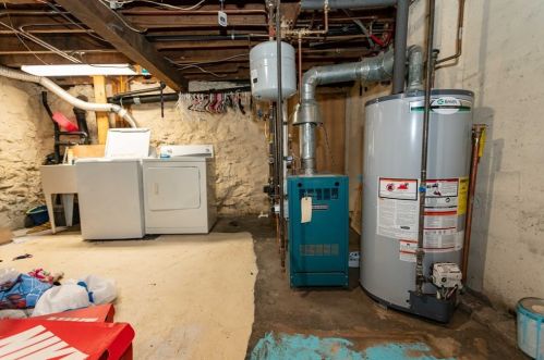 480 Salisbury St, Worcester MA 01609-1307 exterior