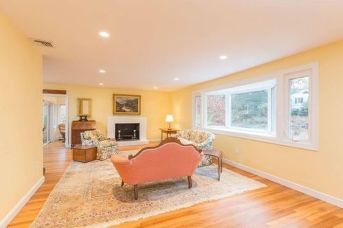 159 Carlton Rd, Newton, MA 02468-1823