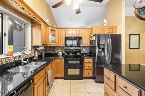 12002 46 St, Phoenix AZ 85008-4112 exterior