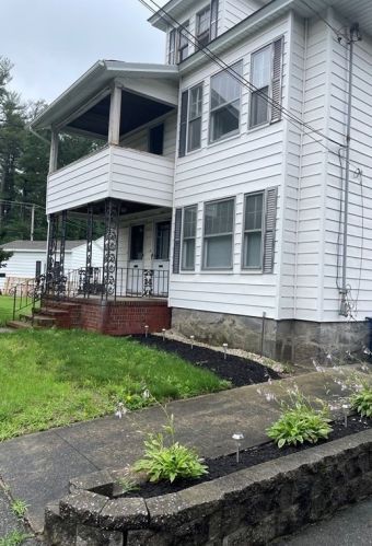 89 Larchwood Rd, Methuen MA  01844-4538 exterior