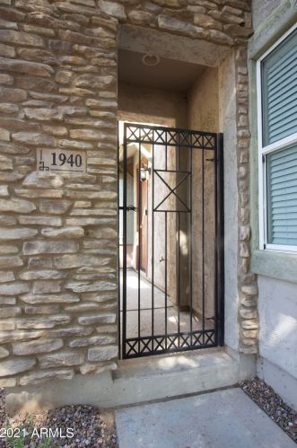 1940 77th Gln, Phoenix, AZ 85035-5060