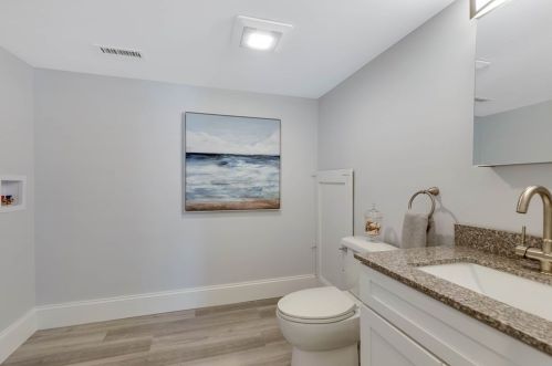 405 Main St, Lynnfield MA 01940-2559 exterior