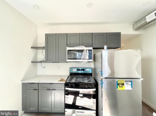 612 6th St, Philadelphia, PA 19147-2108