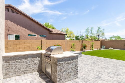 1735 Desperado Way, Phoenix AZ  85085-6329 exterior