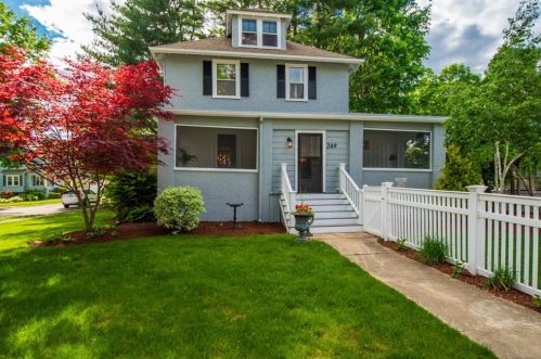 249 Warren St, Needham, MA 02492-2945