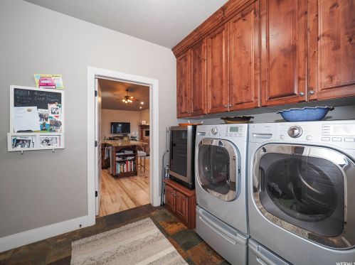 2161 Lorita Way, Sandy UT 84093-6514 exterior