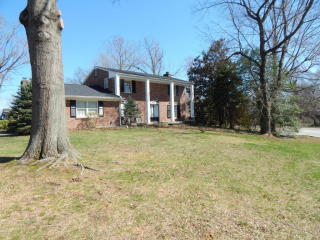 10105 Stonestreet Rd, Louisville, KY 40272-2965