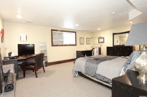 2079 Crk Rd, Sandy UT 84093-6449 exterior