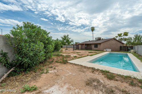 18025 31st Dr, Phoenix AZ  85053-1601 exterior