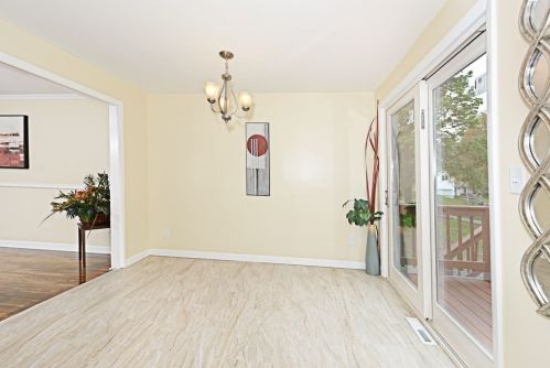 97 Floral St, Shrewsbury MA  01545-3225 exterior