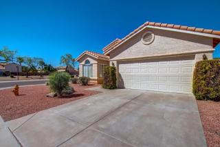4612 Michelle Dr, Phoenix, AZ 85032-9535